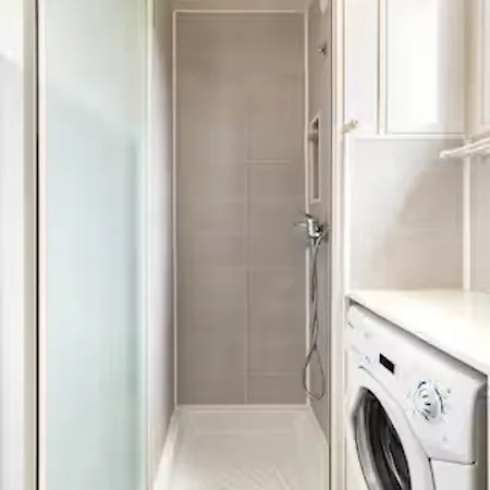 Studio Climatise, Parking Prive, 6 Mn Plage, Cozy Design *